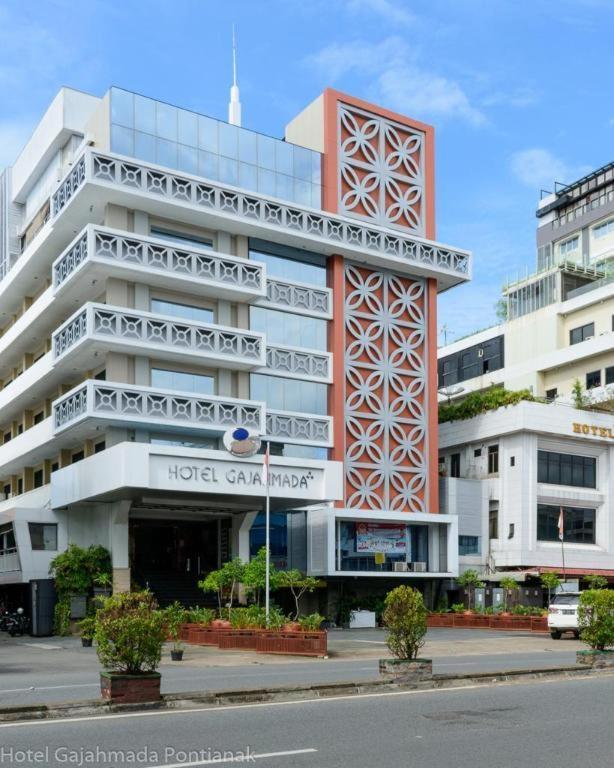 Hotel Gajahmada Pontianak Exterior foto