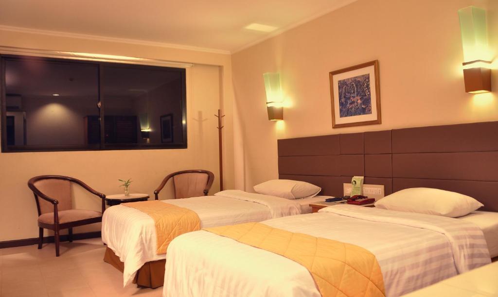 Hotel Gajahmada Pontianak Zimmer foto